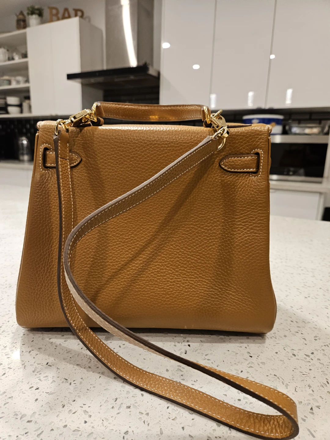 Hermès Kelly Handbag, Brown Leather - photo 4