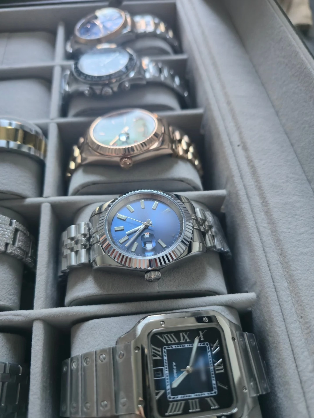 Mens luxury watches for sale! Comes with box and papers - photo 2