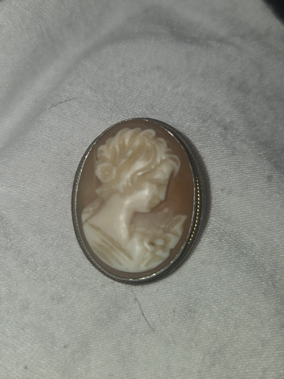 Vintage Cameo Brooch/Pendant
