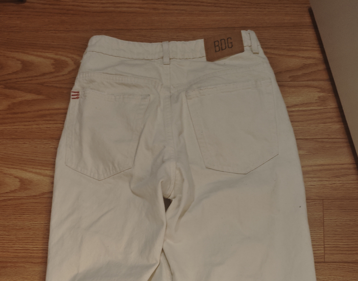 BDG White Denim Jeans - photo 3