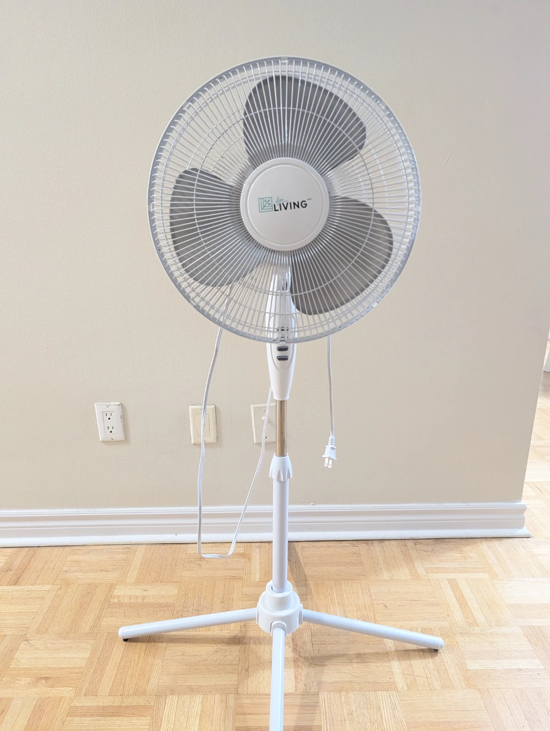 Assorted Furniture - Bed, Fan, Lamp, Dresser, Chair - photo 2