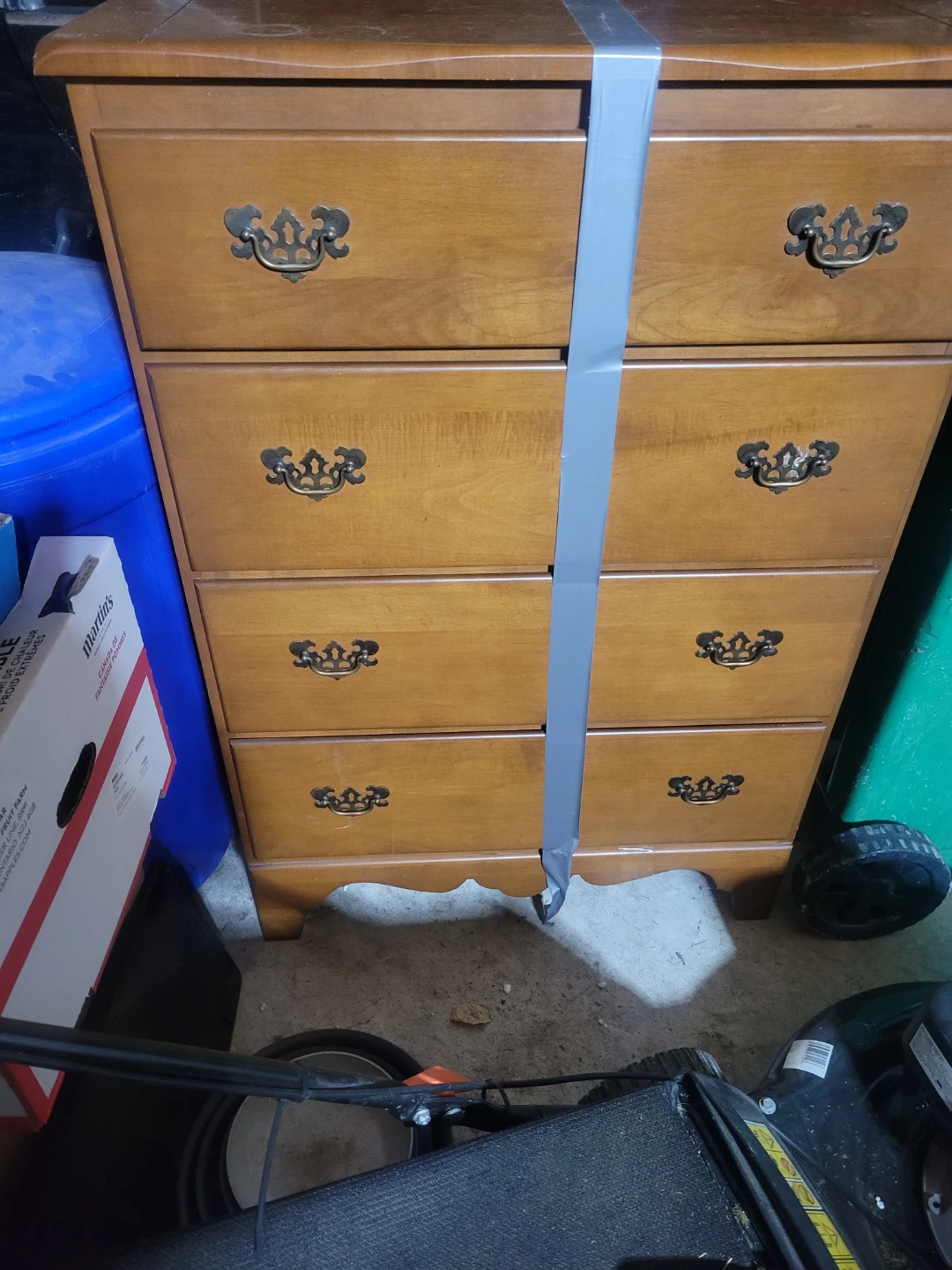 Wooden Dresser with 4 Drawers