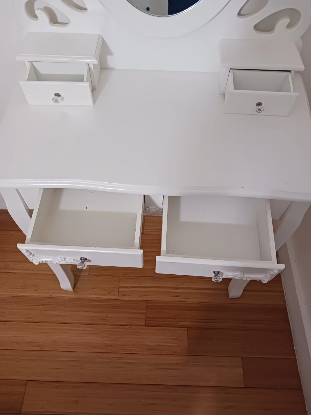 White Vanity Table with Mirror & Matching Stool - photo 4