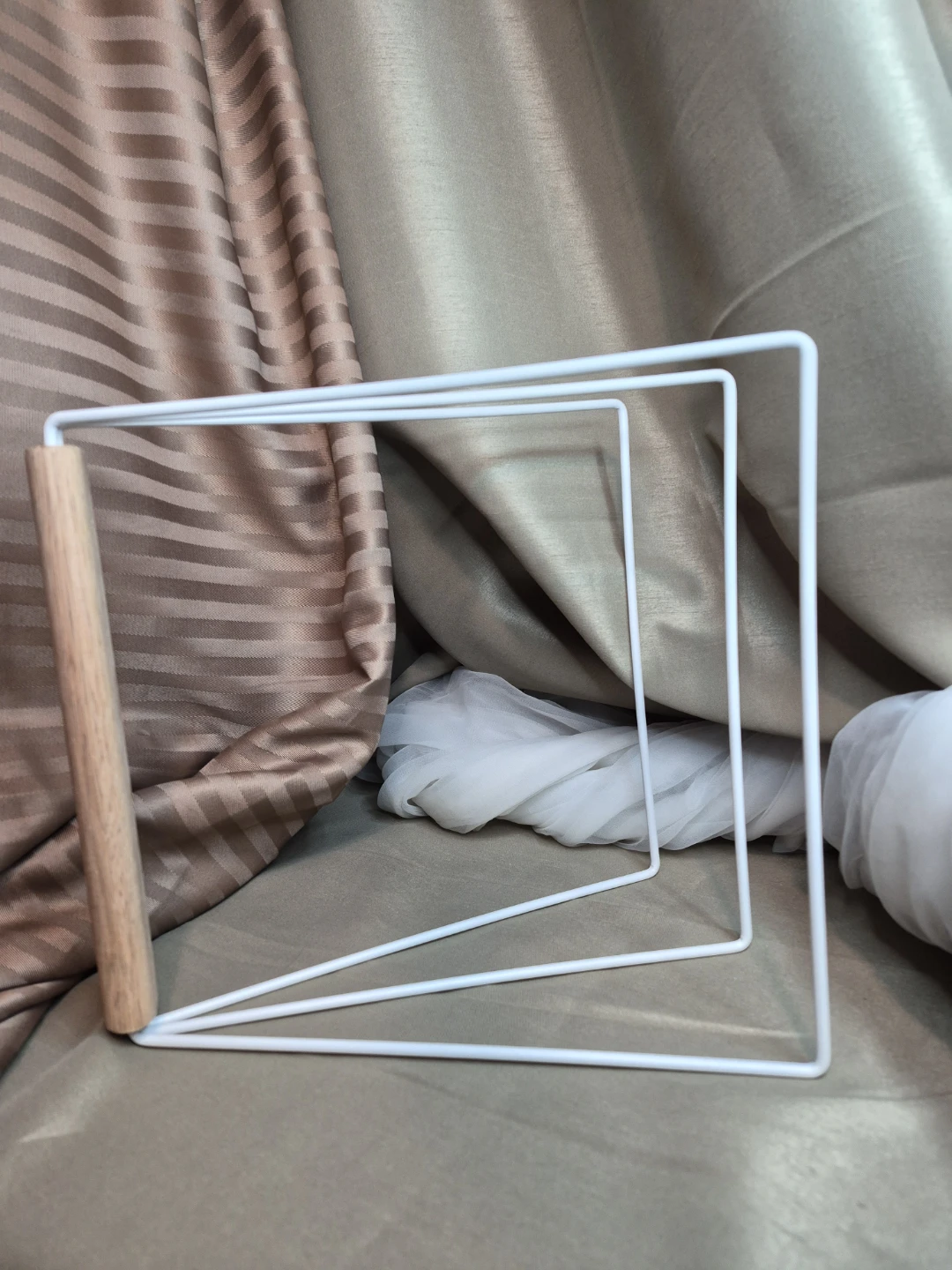 Pair of 9 1/2" x 10 1/2" Misc. Display Stands Metal & Wood - photo 5