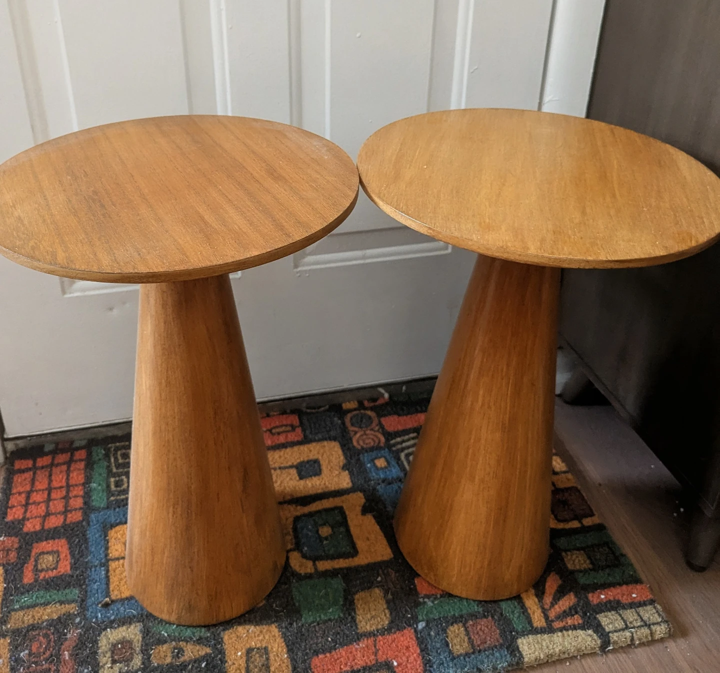 Set of 2 Wood Pedestal Side Tables - photo 2