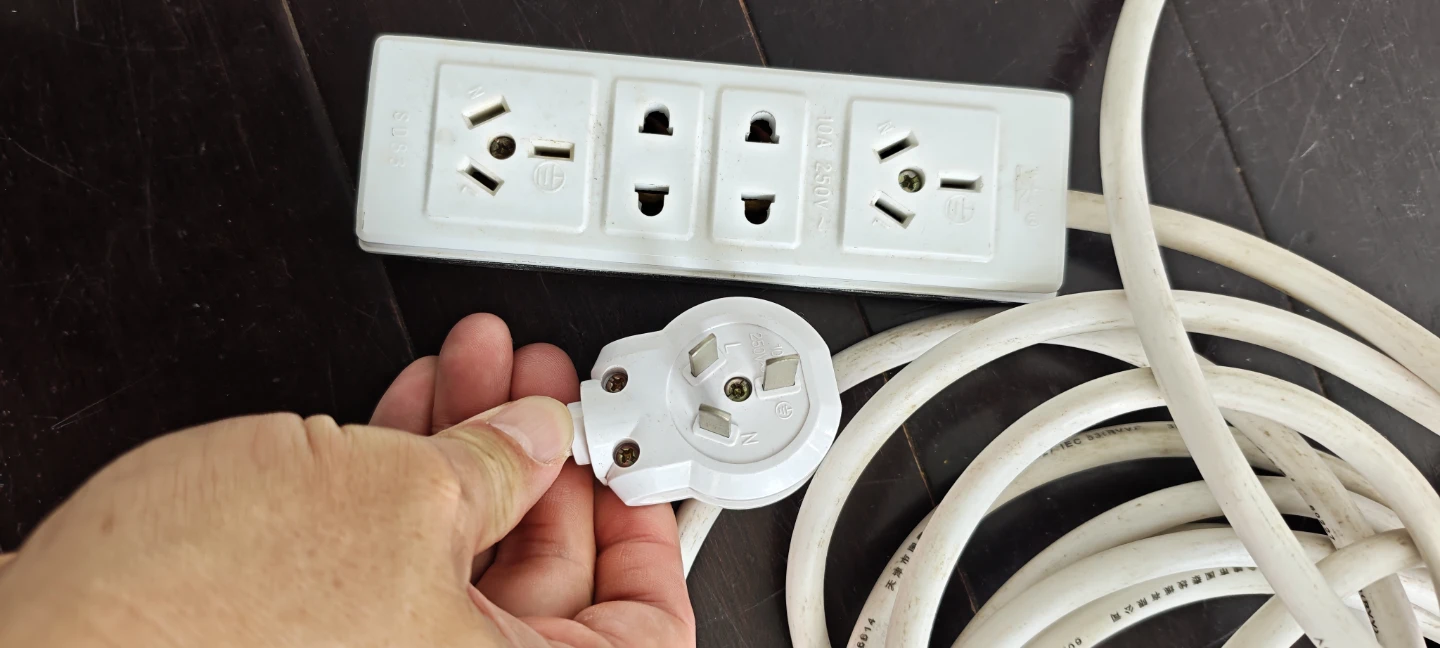 sockets conforming to Chinese standards