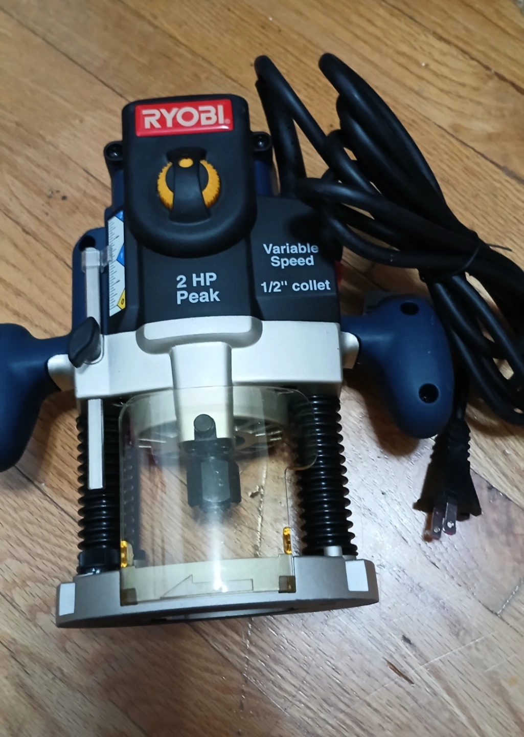 Ryobi 2 Peak HP EVS Plunge Router RE180PL1