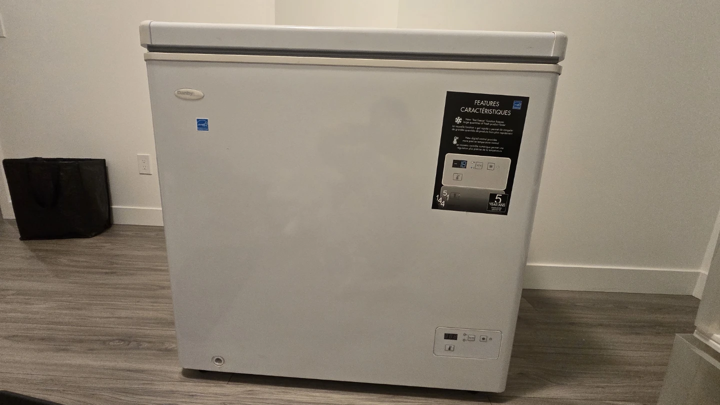 Danby Designer 5.1 cu. ft. White Chest Freezer - photo 2