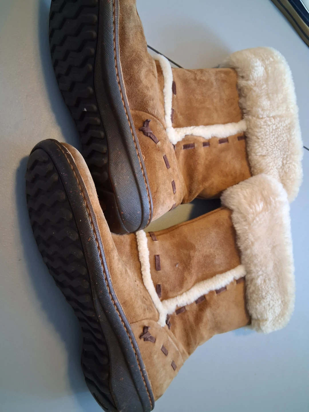UGG Australia Suede Shearling Boots - photo 2
