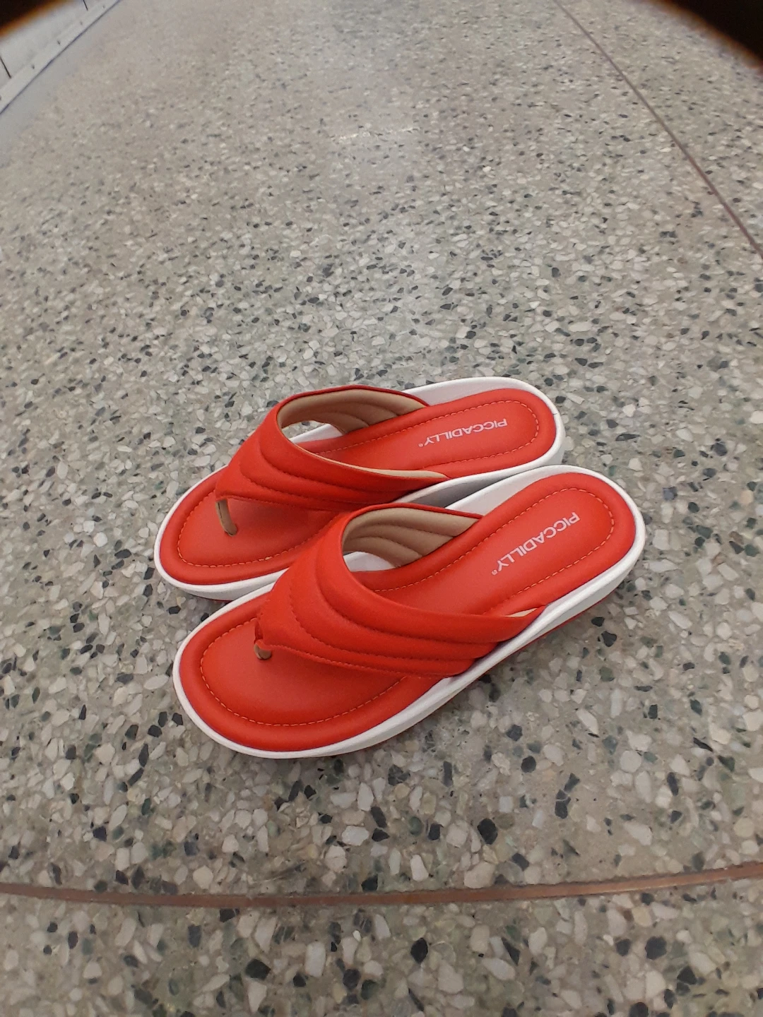 Piccadilly Women's Red Flip Flops Size 6 - photo 4