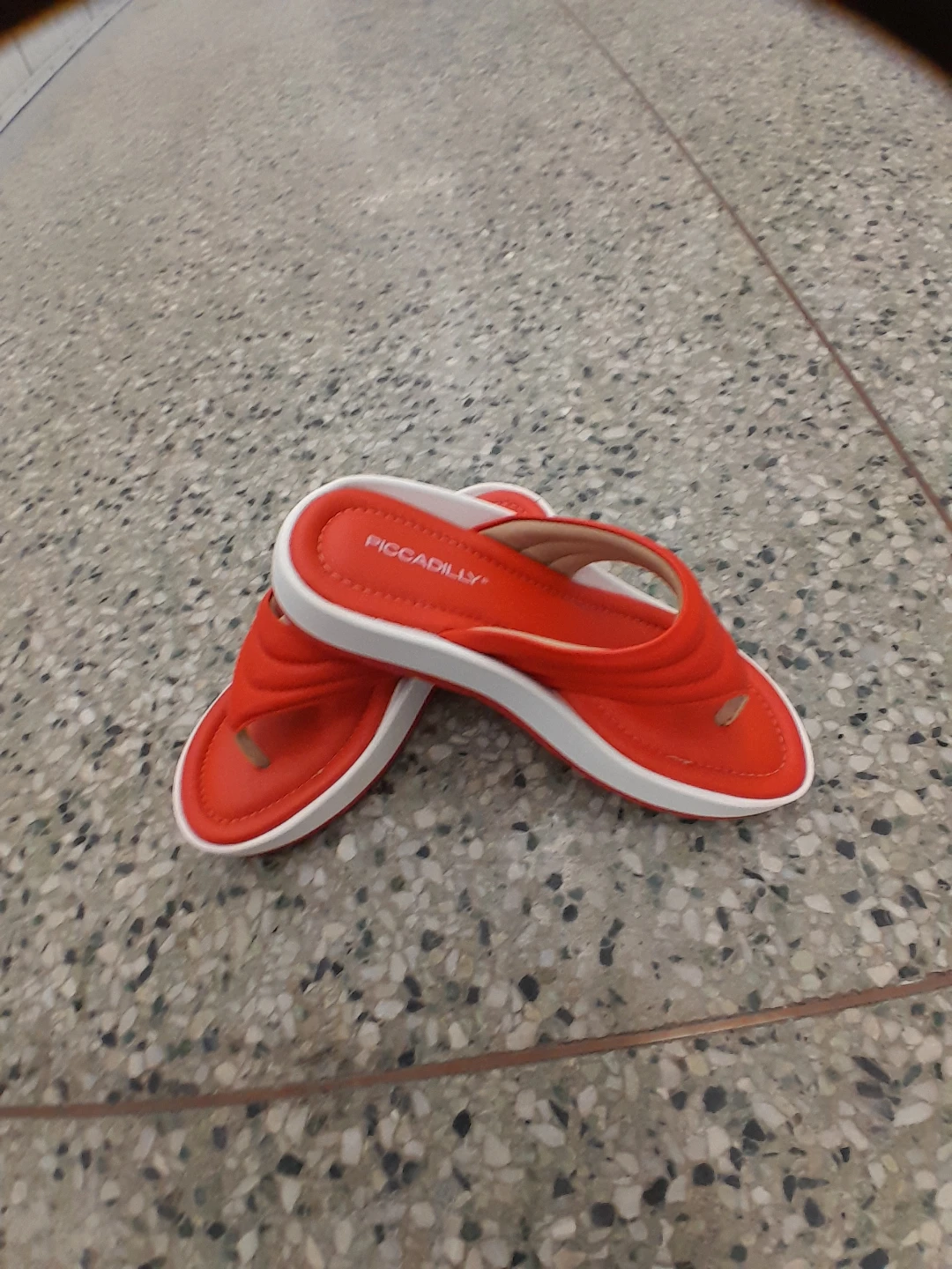 Piccadilly Women's Red Flip Flops Size 6 - photo 5