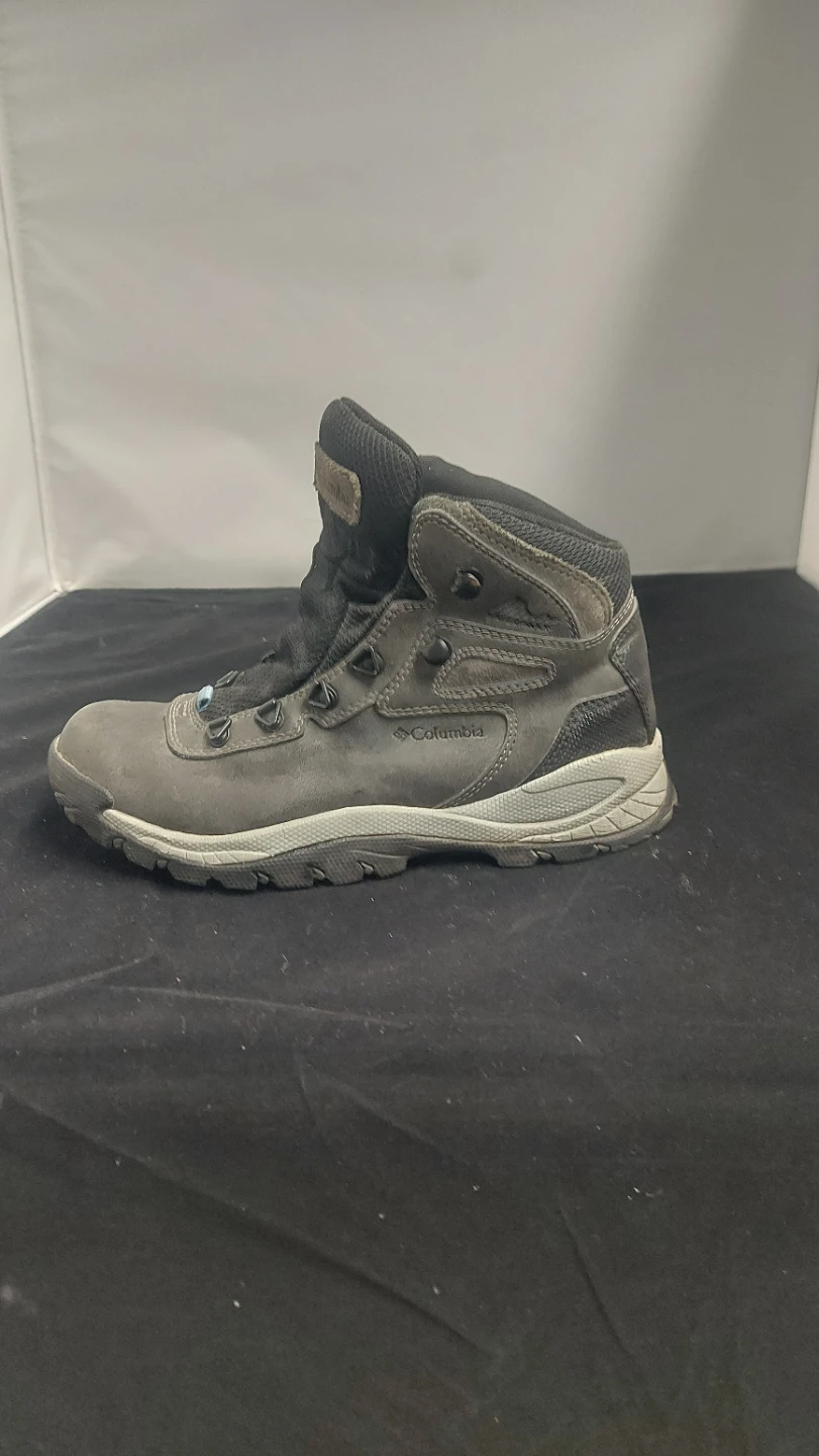 Columbia Hiking Boots - Women's Size 7 - photo 4