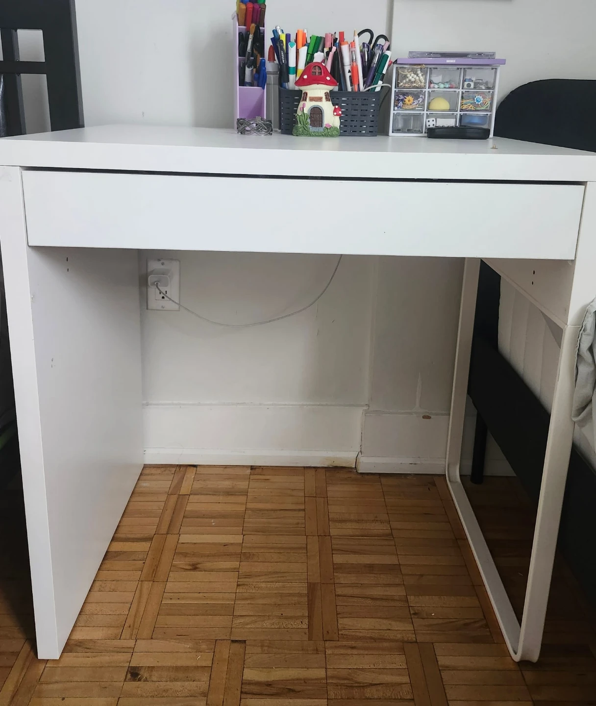 Office desk + Swivel chair