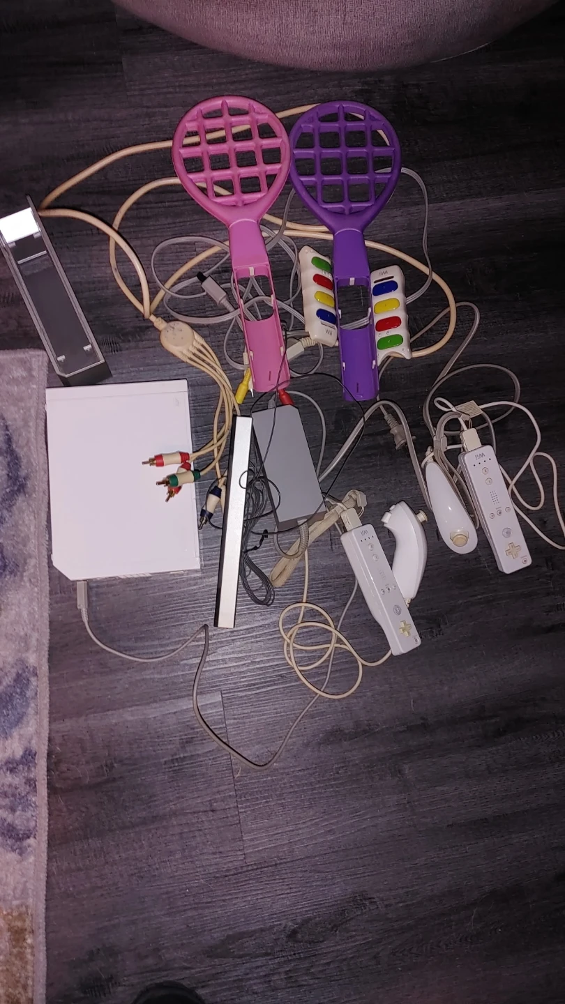 Nintendo Wii Bundle - Console, Remotes, Accessories