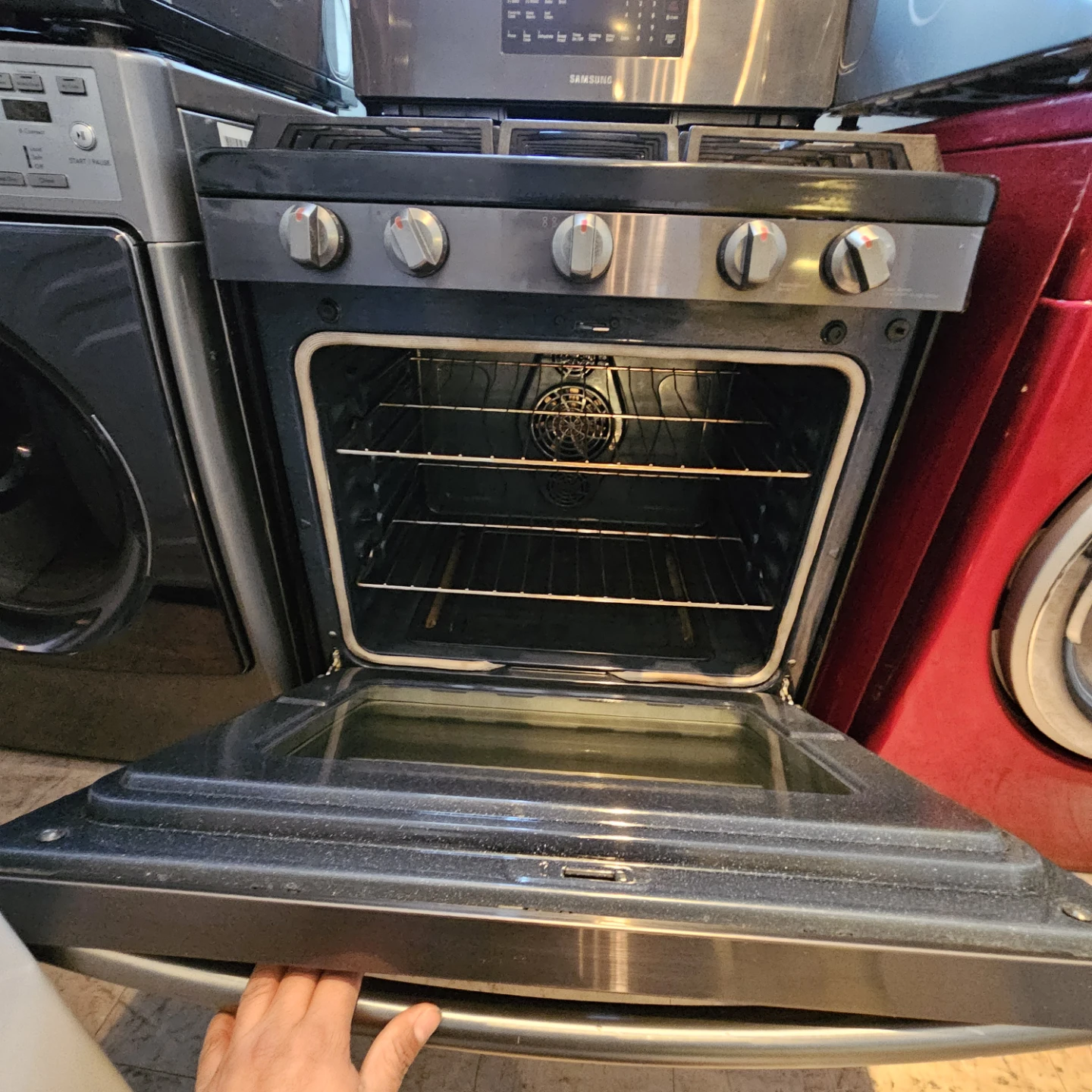 Samsung Gas Range - photo 4