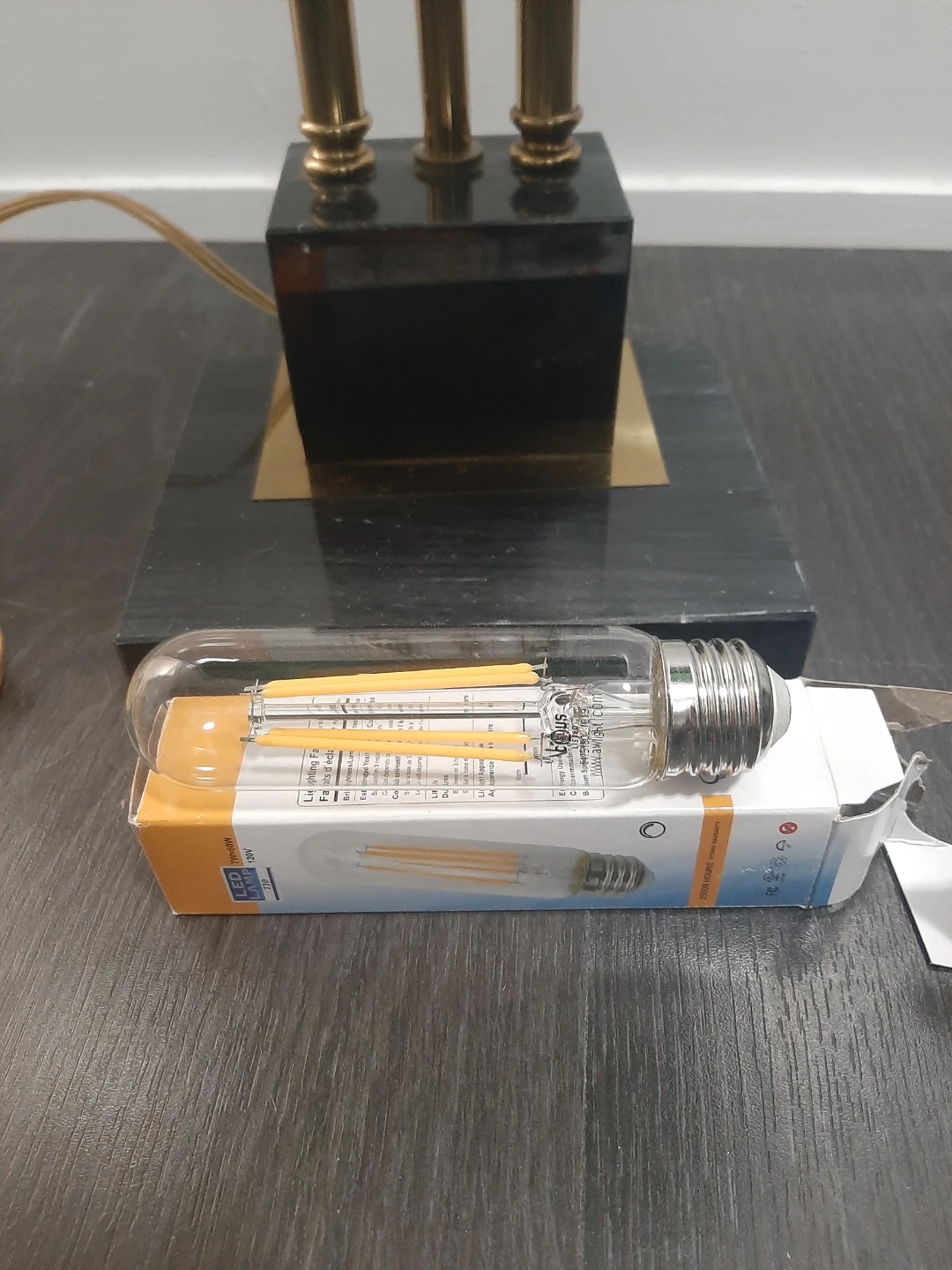 Banker Style Desk Lamp with LED Bulb - photo 5