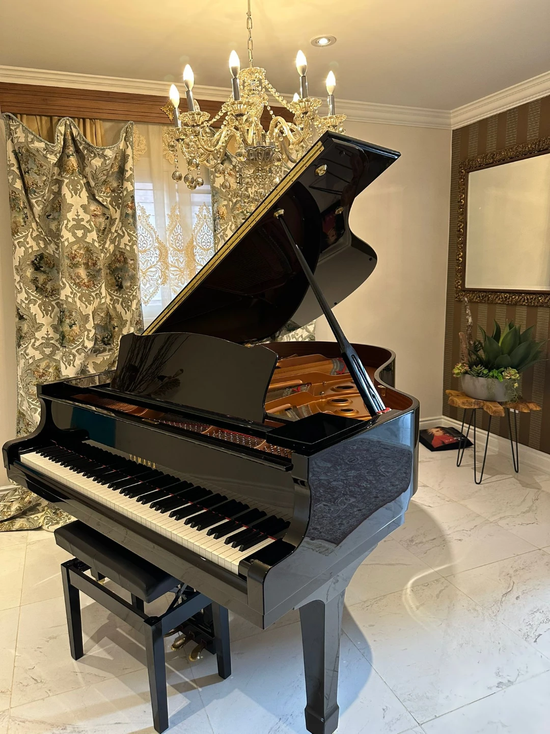 Yamaha Grand Piano - photo 4