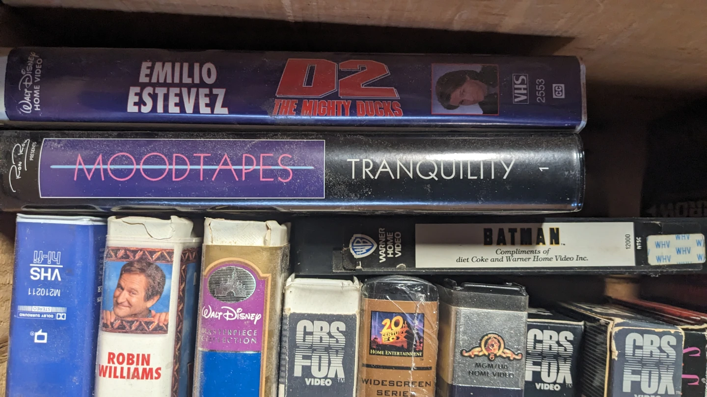 VHS Tapes: D2, Jumanji II, Peter Pan, Batman + More! - photo 5