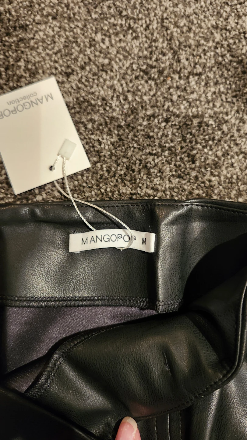 MANGOPOP Collection Black Faux Leather Mini Skirt - Size M - photo 4