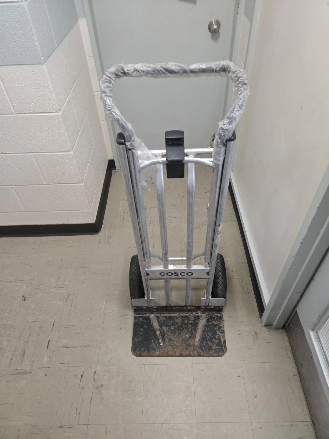 COSCO Hand Truck - photo 2