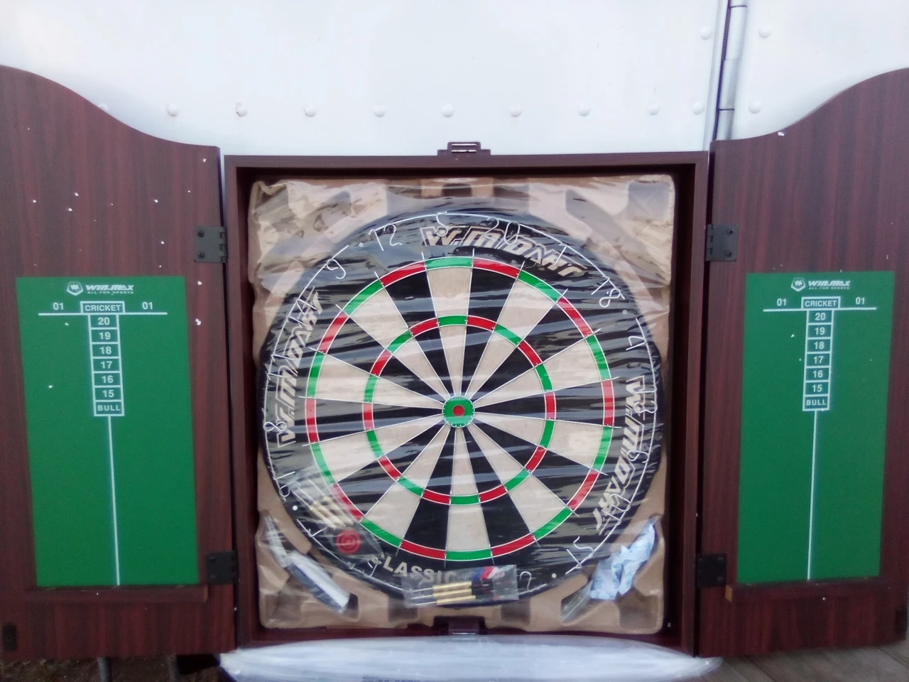 🌟Winmau Dartboard Cabinet Set 🌟- New in Box!