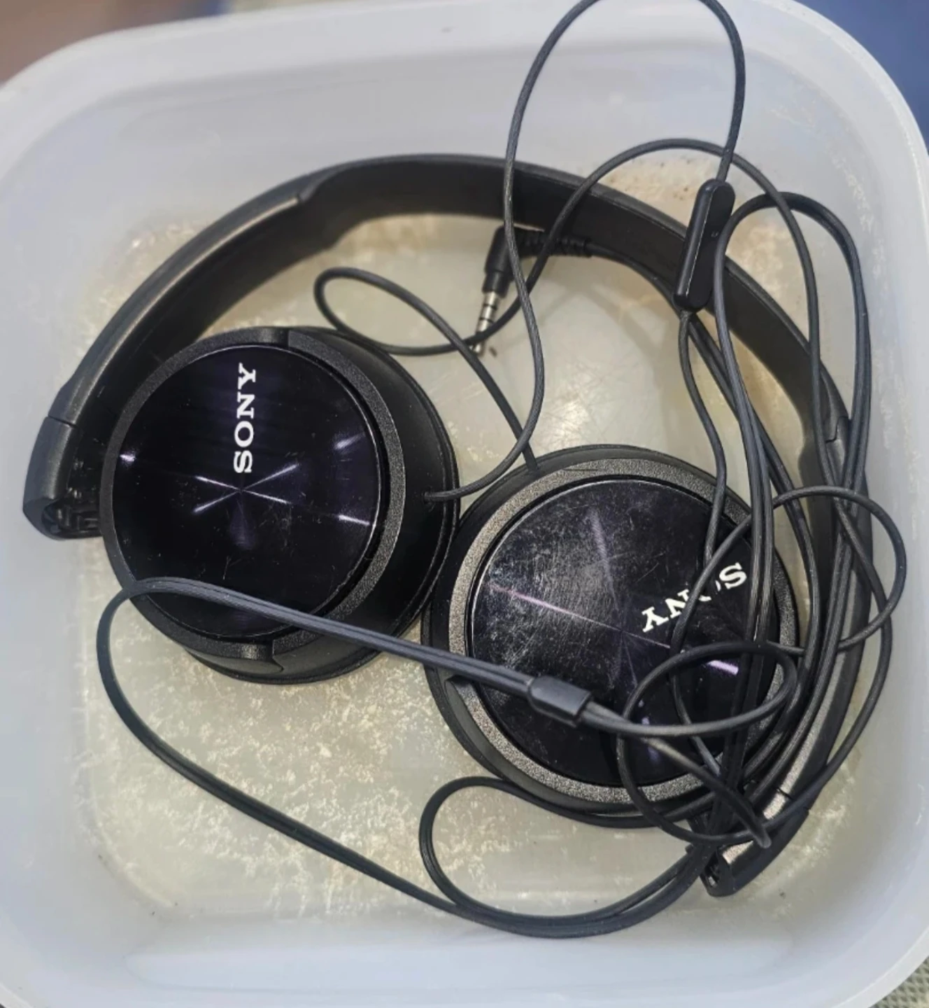 🥕 Free - Sony Headphones - Black