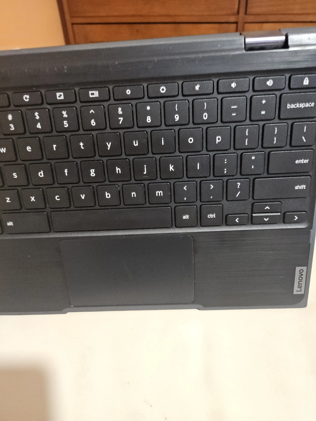 Lenovo Chromebook 2-in-1 Foldable Touchscreen Laptop - photo 4