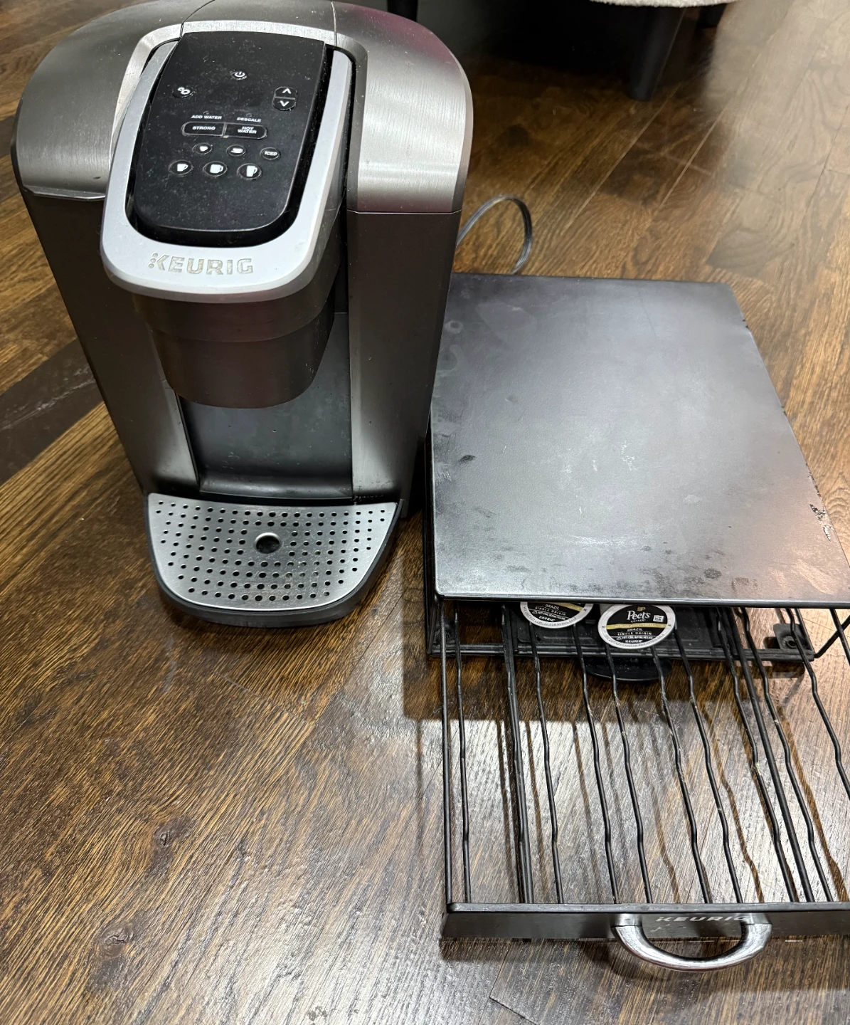 Keurig Coffee Maker w/ K-Cup Holder