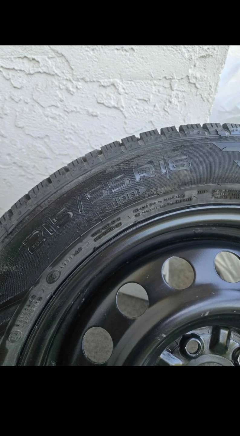 Nokian Hakkapeliitta R5 Winter Tire 215/55R16 - photo 4