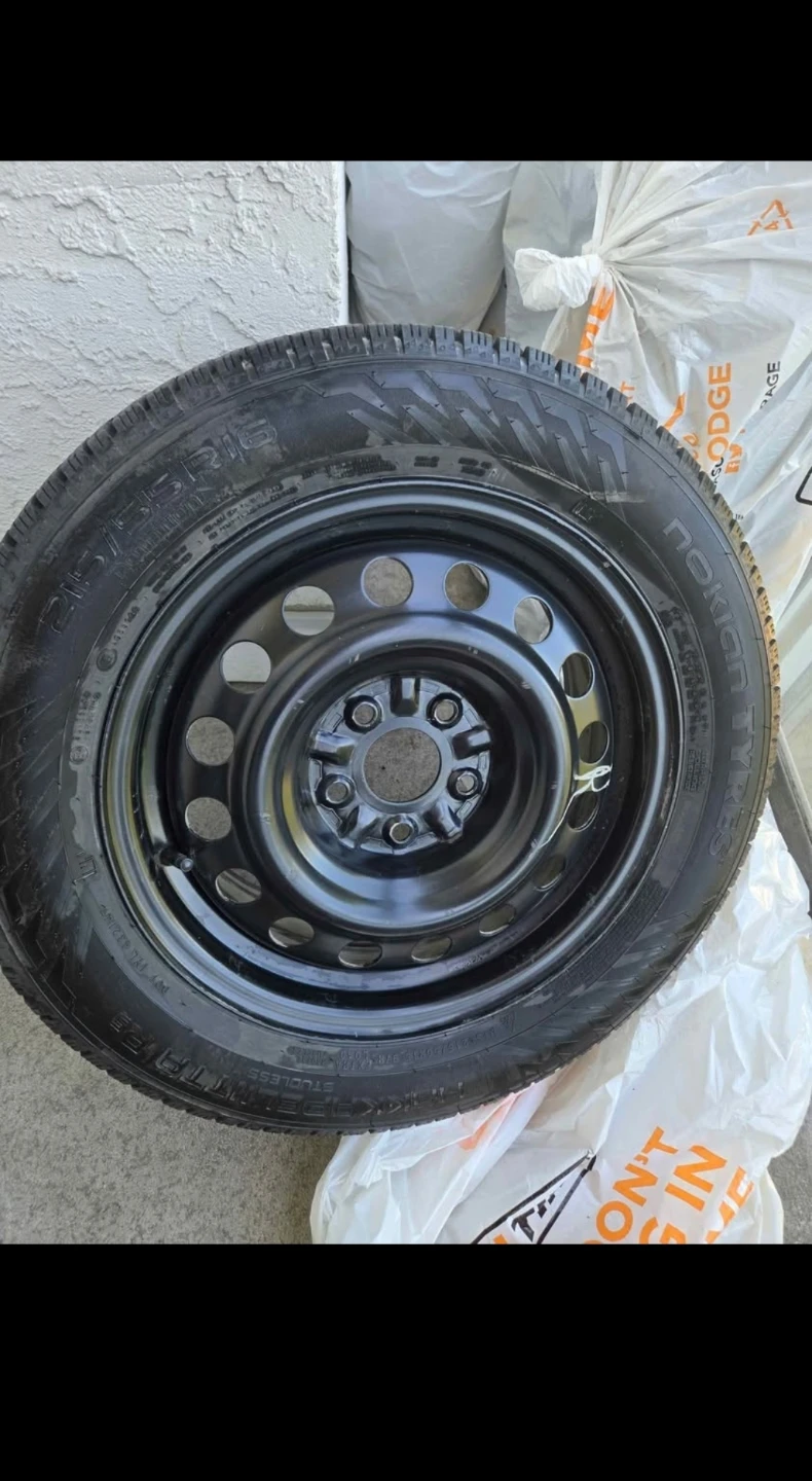 Nokian Hakkapeliitta R5 Winter Tire 215/55R16 - photo 5