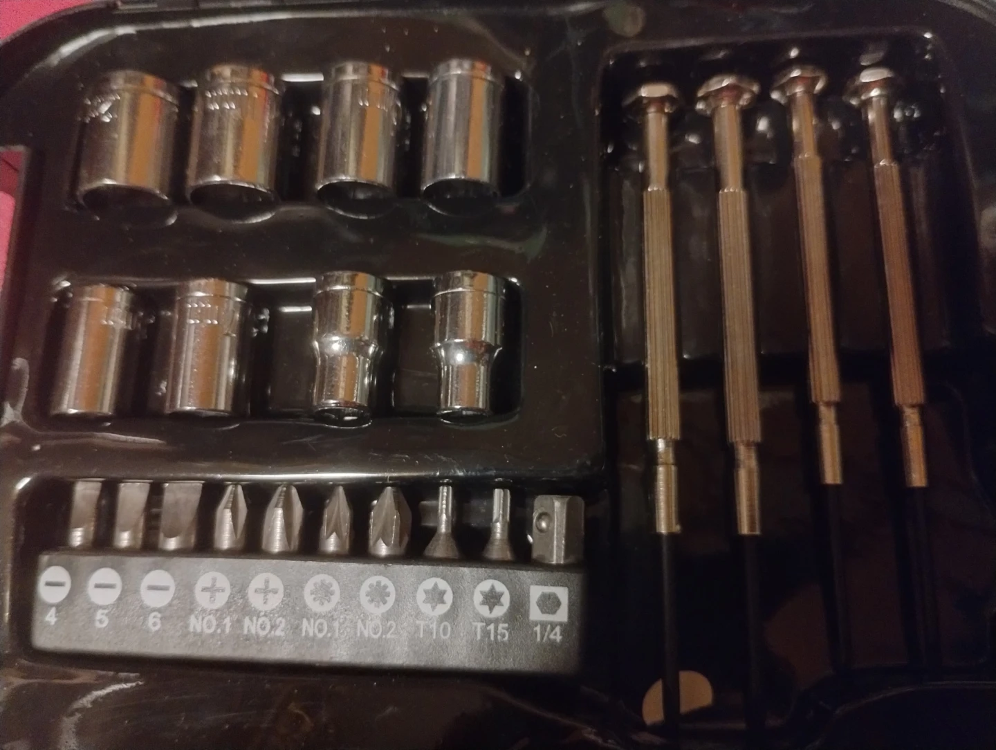 Trail Worthy 25 Piece Tool Kit with Flashlight - photo 4