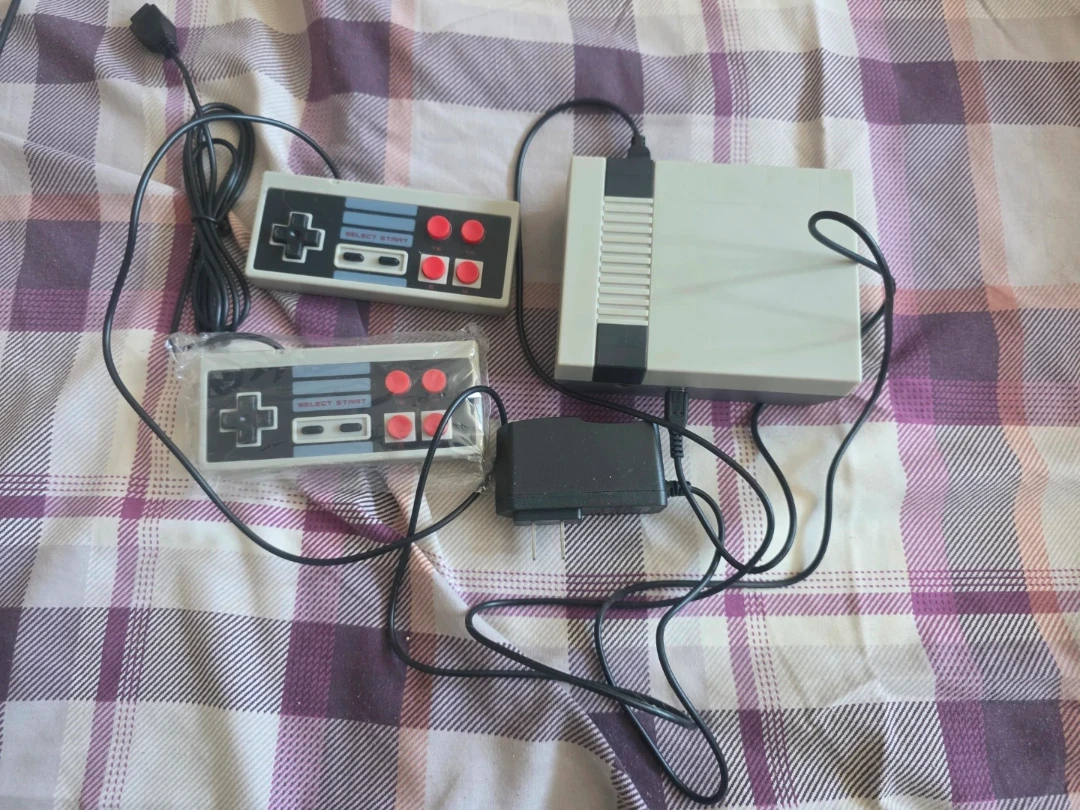 Retro Mini Game Console with Two Controllers 620 games