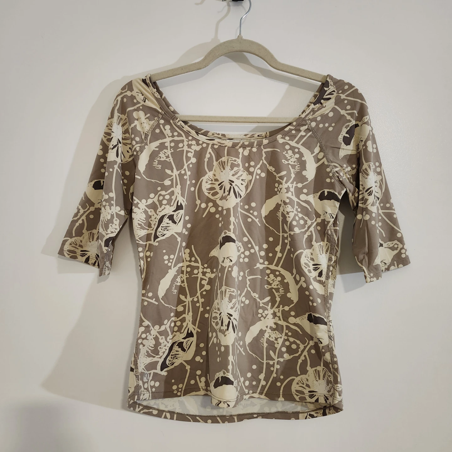 LULULEMON Yellow Floral Scoop Neck Half Sleeve Shirt