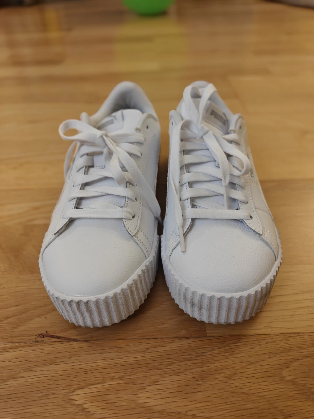 Puma Women's Carina Sneaker - Size 9 US CAN