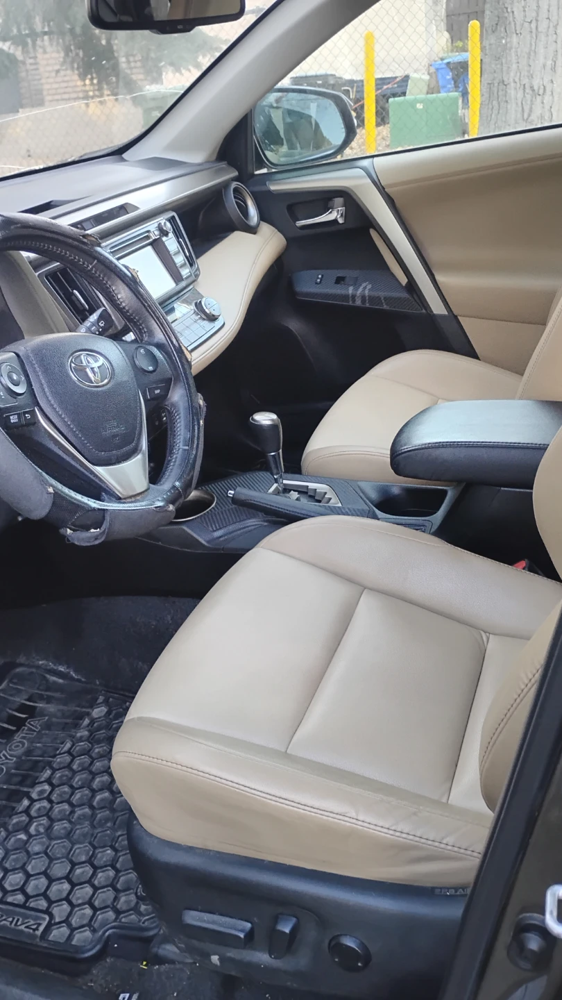 Toyota RAV4 Limited AWD - photo 4