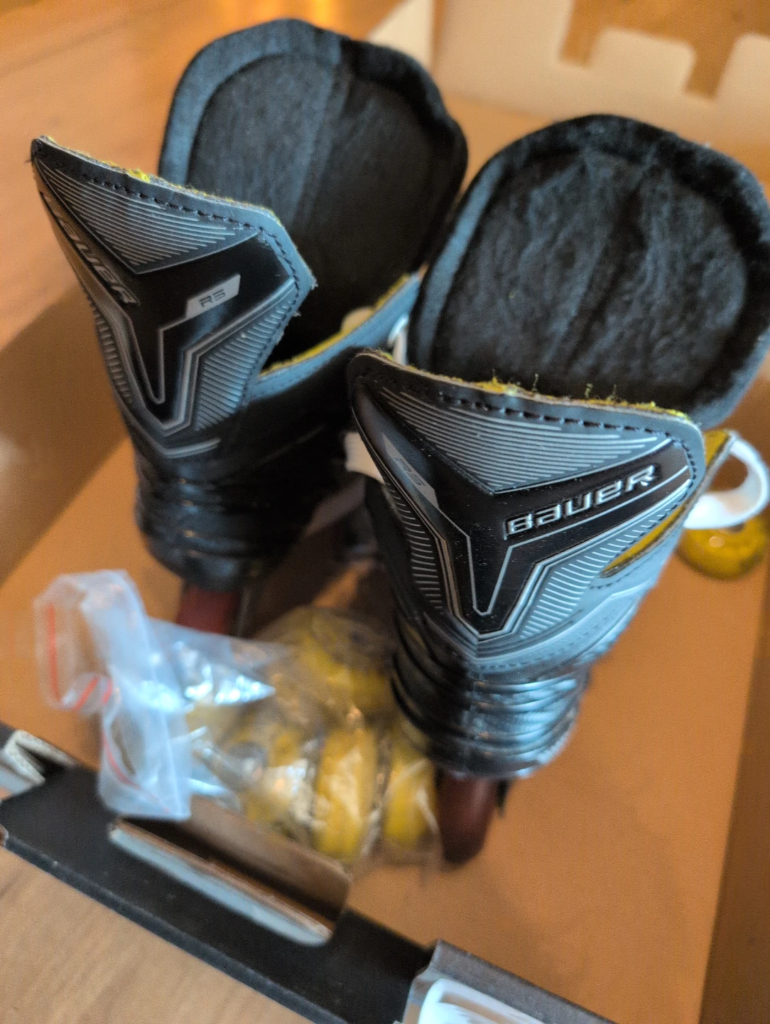 Bauer RS Youth Roller Hockey Skates - Size 1.0 - photo 4