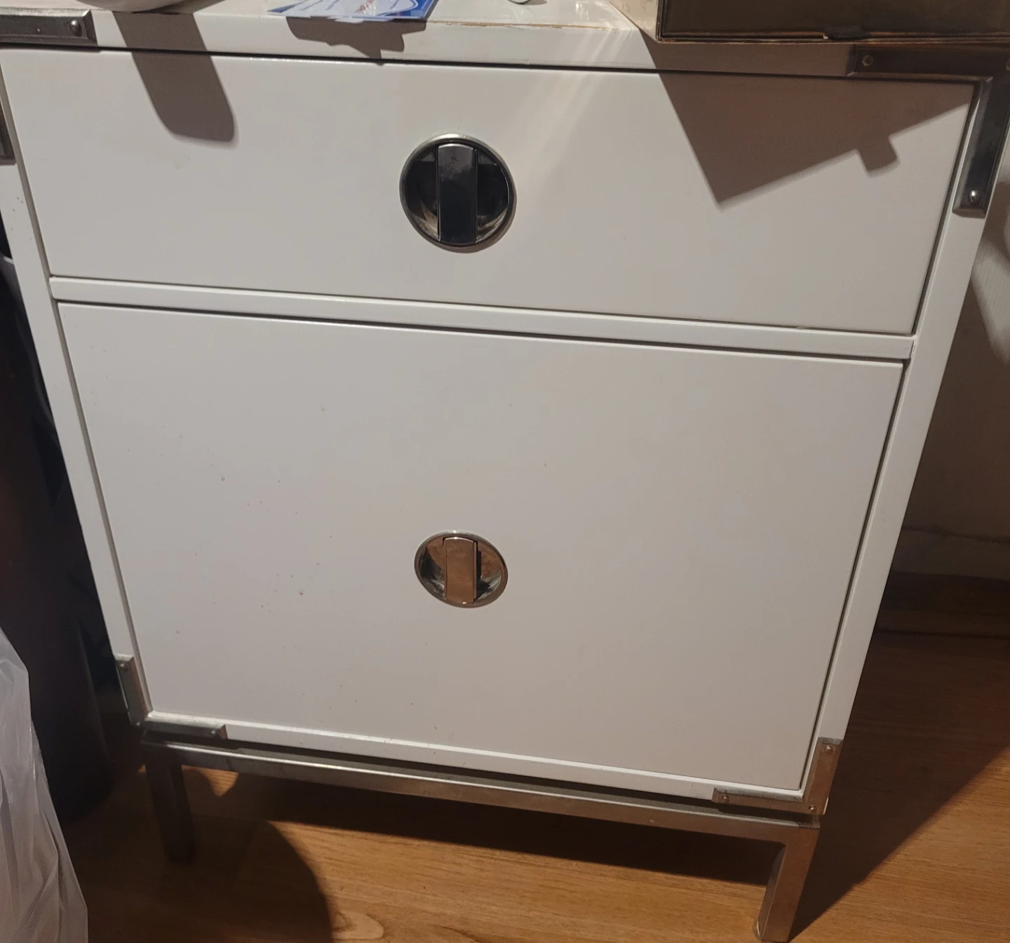 White 2-Drawer Nightstand