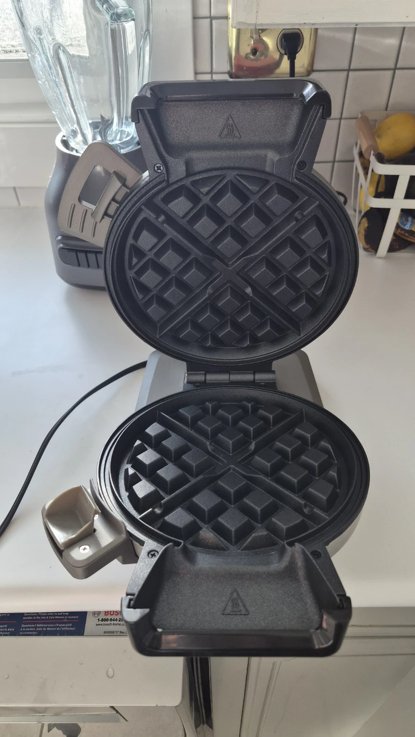 Cuisinart Vertical Waffle Maker - photo 2