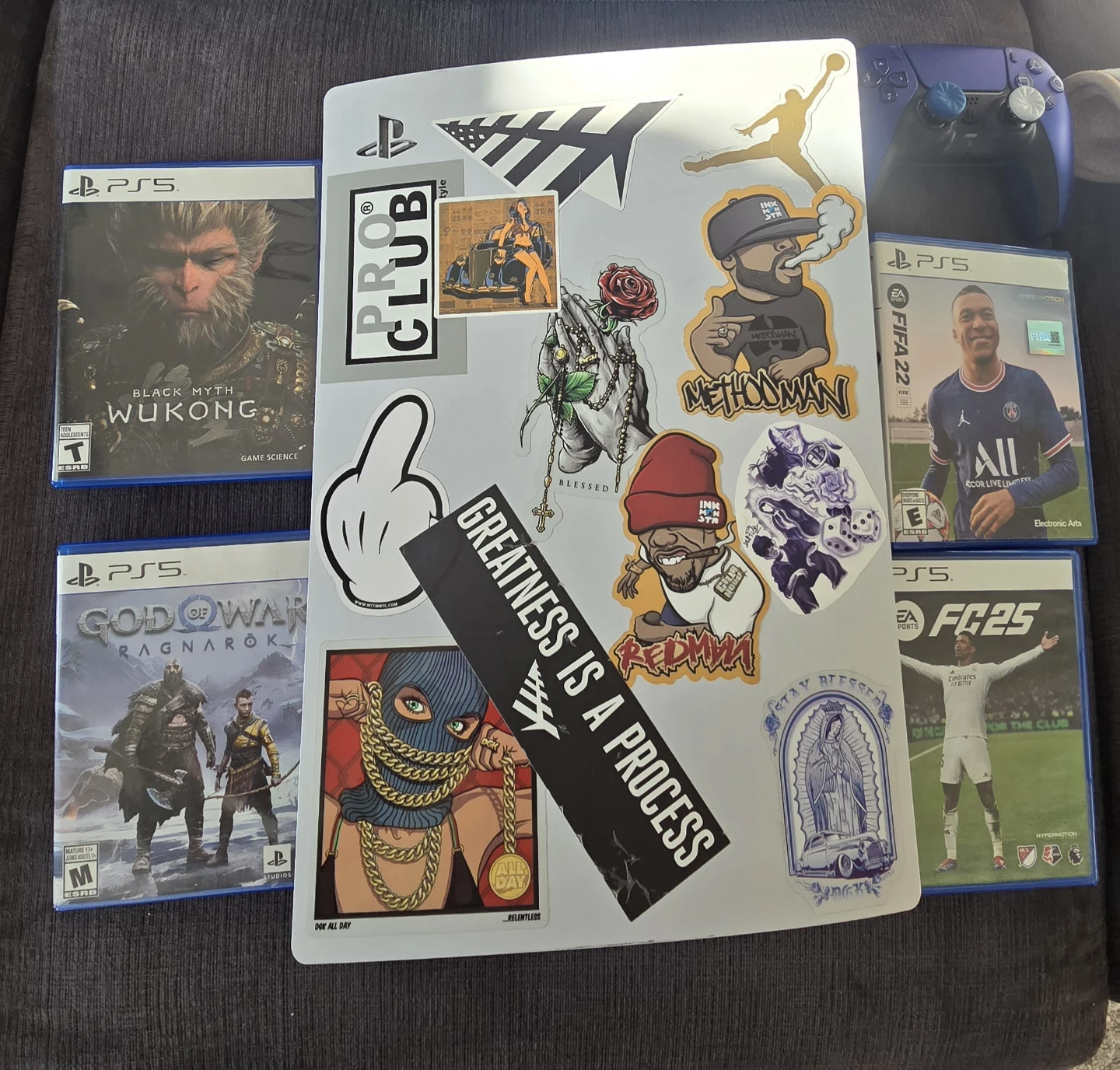 PlayStation 5 Games & Controller - photo 2
