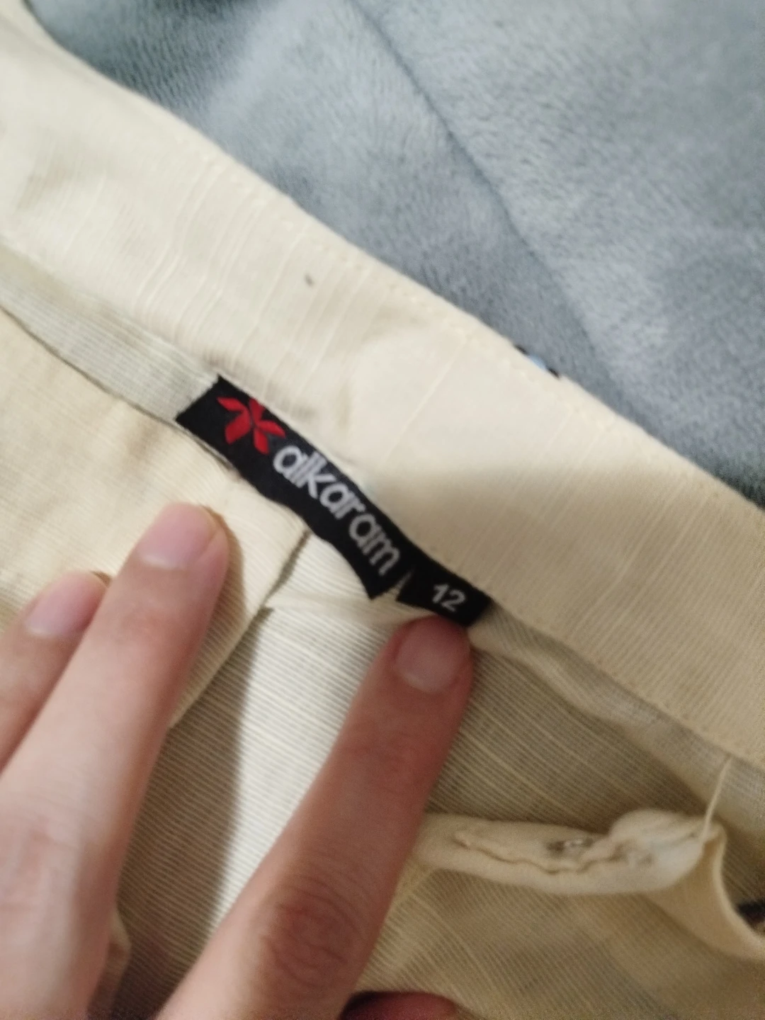 Alkaram Ladies Suit - Size 12 - photo 2