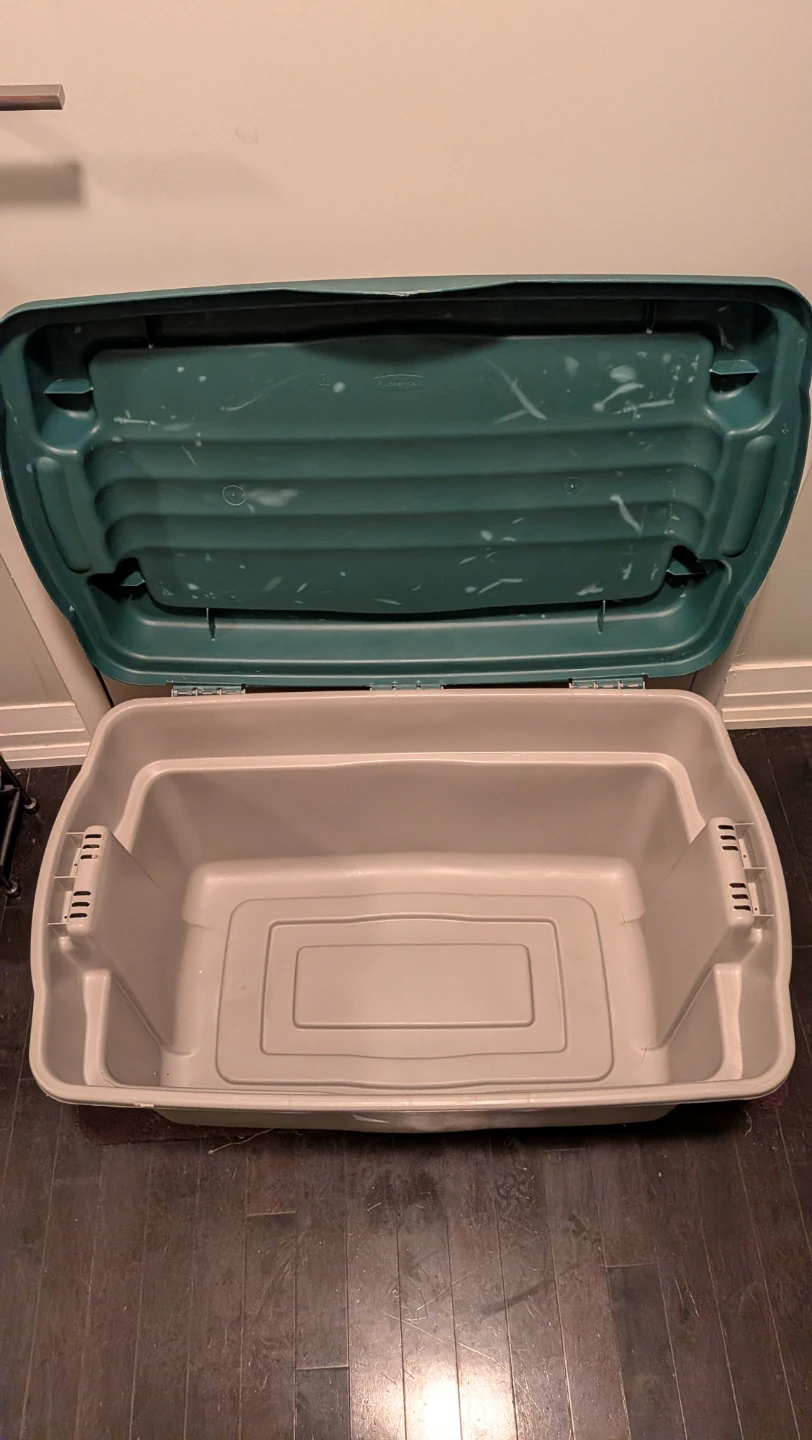 Rubbermaid Large Storage Box - photo 2