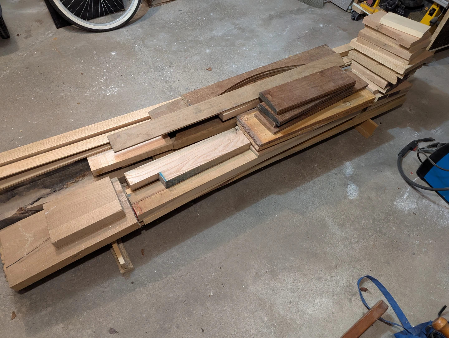 Mixed Hardwood Lumber Pieces - photo 2