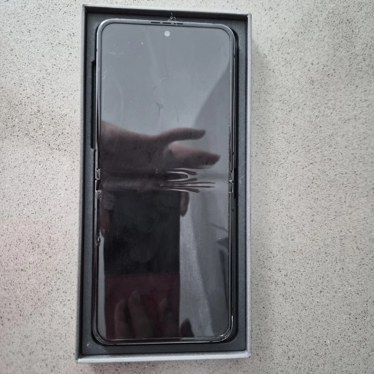 Samsung Galaxy Z Flip 5 - photo 2