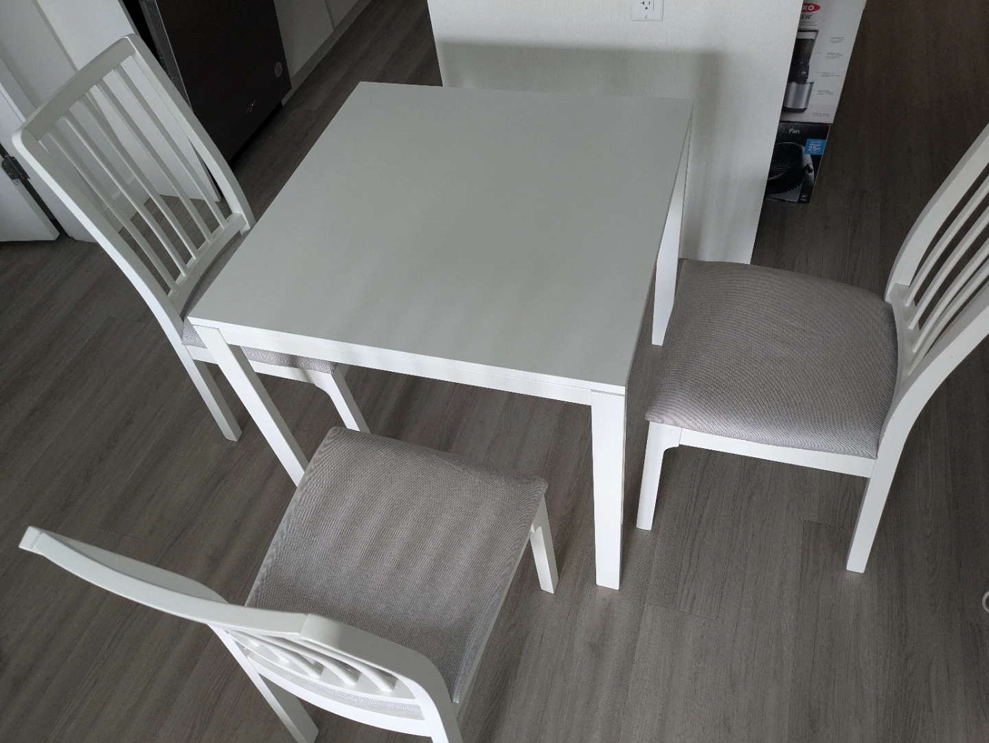 Table with 3 Chairs - photo 2