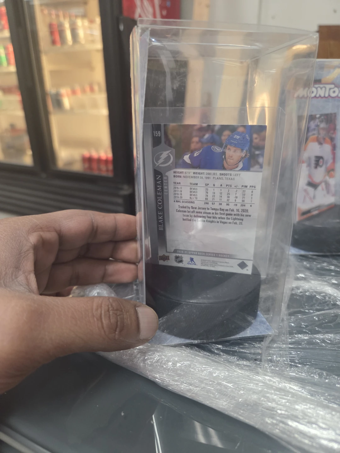 MONTOY Hockey Card Puck Display - photo 2