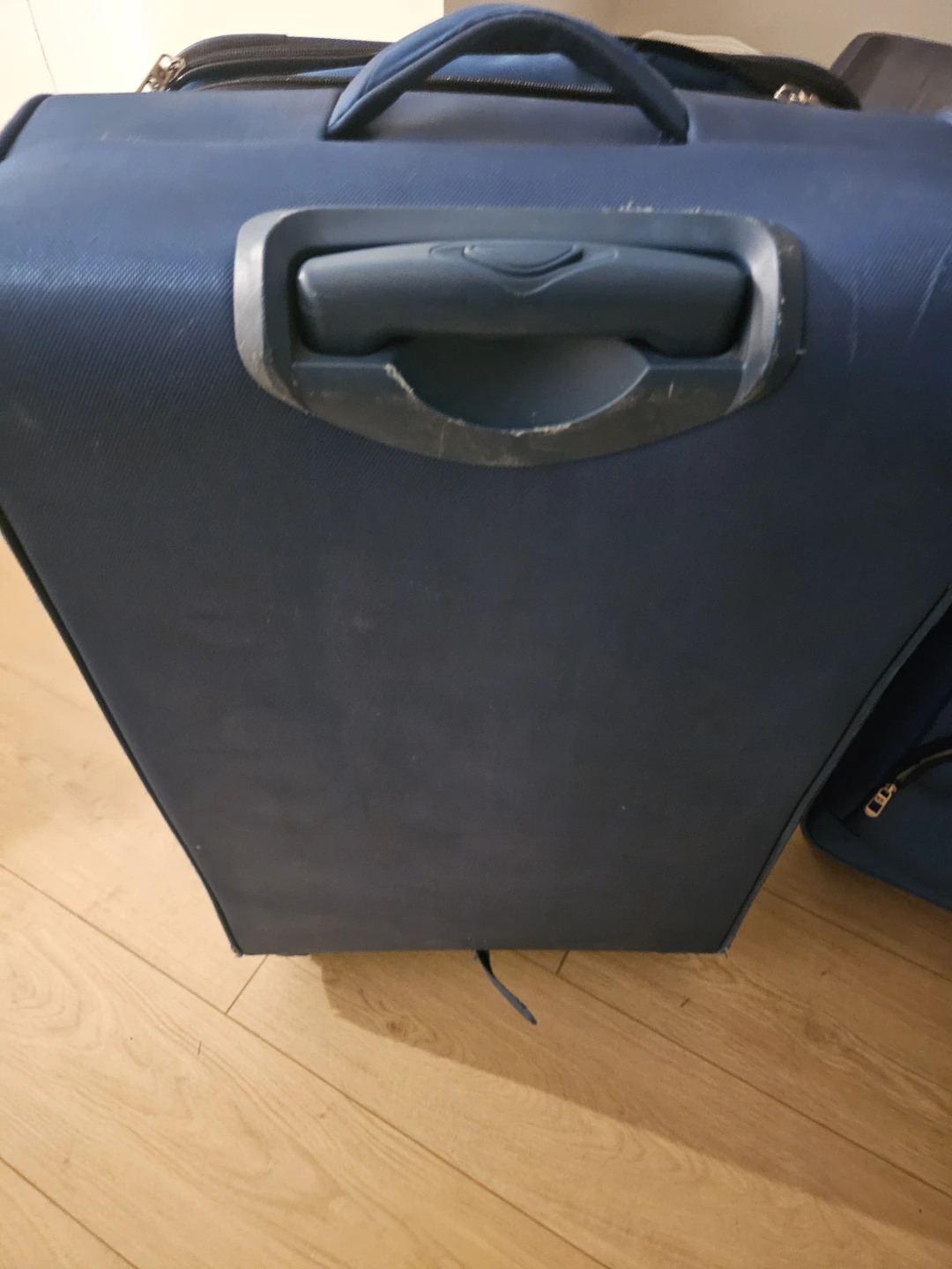 Blue Swiss Gear Suitcase - photo 3