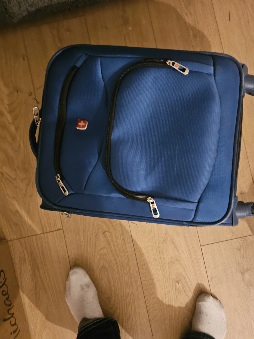 Blue Swiss Gear Suitcase - photo 5