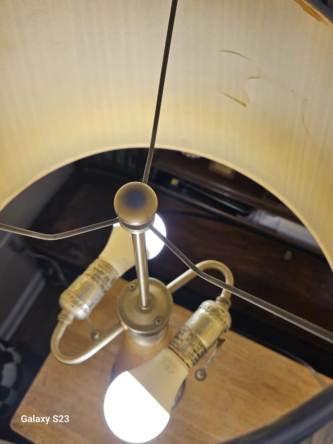 Table Lamp with Shade - photo 4
