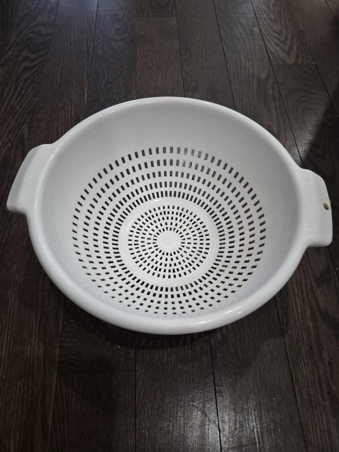 White Plastic Colander