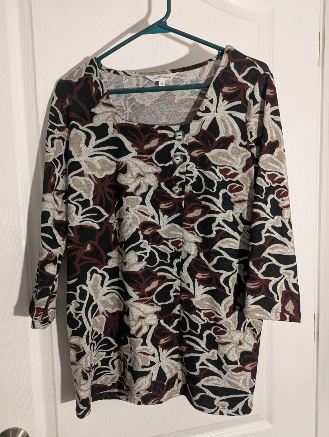 Traditional Floral Print 3/4 Sleeve Top